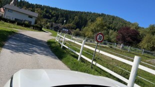 In Ruden wurden bereits in den meisten Ortschaften neue Verkehrsschilder aufgestellt.