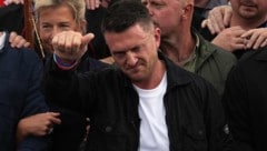 Tommy Robinson während eines Marsches für „Redefreiheit“ in London