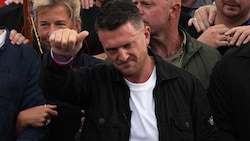 Tommy Robinson während eines Marsches für „Redefreiheit“ in London