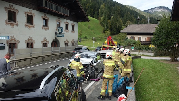 Die Fahrzeuge waren frontal gegeneinander geprallt.