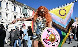 Martialischer Auftritt für die Rechte von LGBTQ-Personen, der Marsch verlief aber laut Behörden ...
