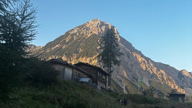Am Fuße des Mittagskogels. Bertahütte