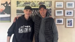 John Fitz mit Austria Salzburgs Obmann David Rettenbacher.