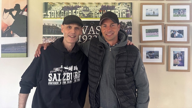 John Fitz mit Austria Salzburgs Obmann David Rettenbacher.