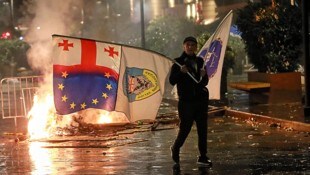 Die georgische Opposition hat zum Boykott der Kommunalwahlen und zur „friedlichen Revolution“ ...