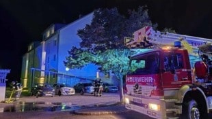 Mutter und Sohn konnten sich selbst ins Freie retten. 
