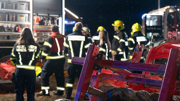 Der Schwerverletzte wurde von den Einsatzkräften befreit.