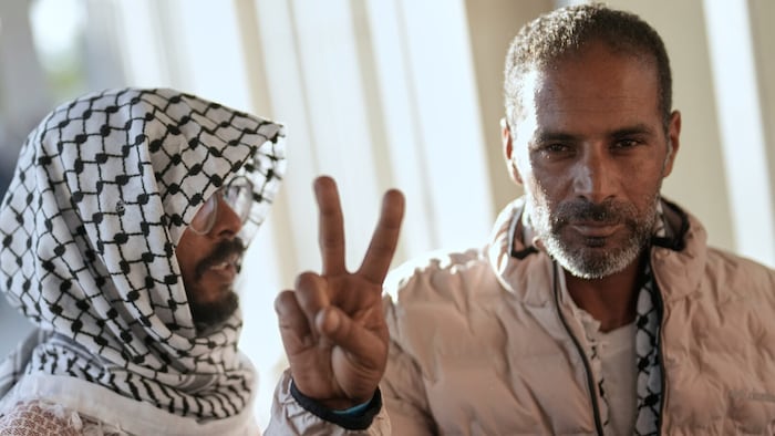 Freigelassene Gaza-Aktivisten am Flughafen in Istanbul