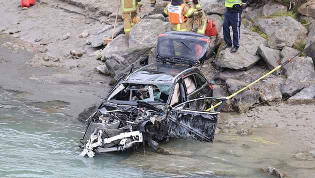 The completely demolished vehicle was pulled out of the Inn.
