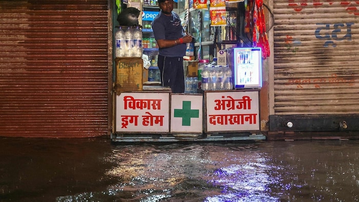 Auch Indien ist von dem Unwetter betroffen, vor allem das Grenzgebiet.