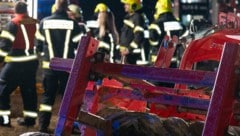 Die Feuerwehrleute mussten einen aus ihrer Mitte befreien – der Einsatz war fordernd, aber ...