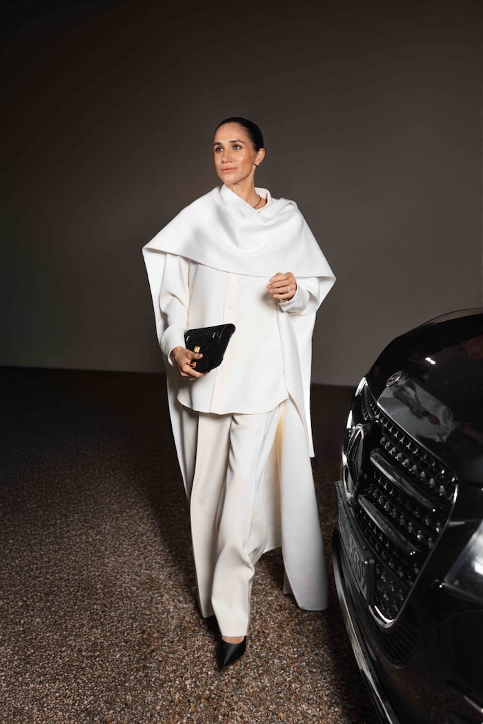 Meghan im Balenciaga-Look bei der Fashion Week