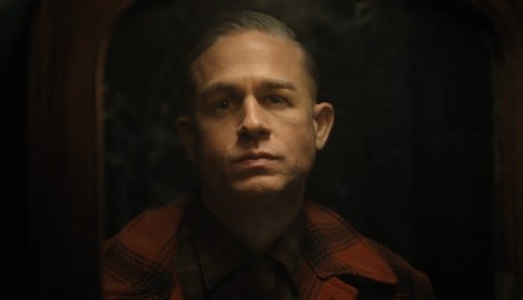 Charlie Hunnam hat sich für die Dreharbeiten zur Netflix-Produktion tief in die Seelenwelt von ...