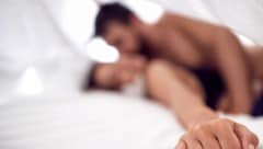 Der Bräutigam lag mit einer nahen Verwandten der Braut im Hotelbett. (Symbolbild)