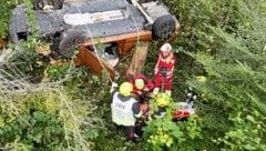 Feuerwehr und Bergrettung waren bei der Bergung der beiden Verletzten gefragt.