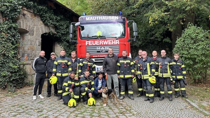 Ein Gruppenbild nach der geglückten Rettung.