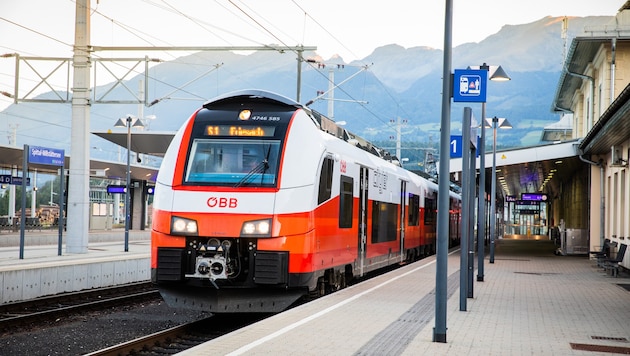 Ein Teil der bisherigen S1 verbindet jetzt als S7 Friesach nur noch mit Klagenfurt. Die neue S1 ...