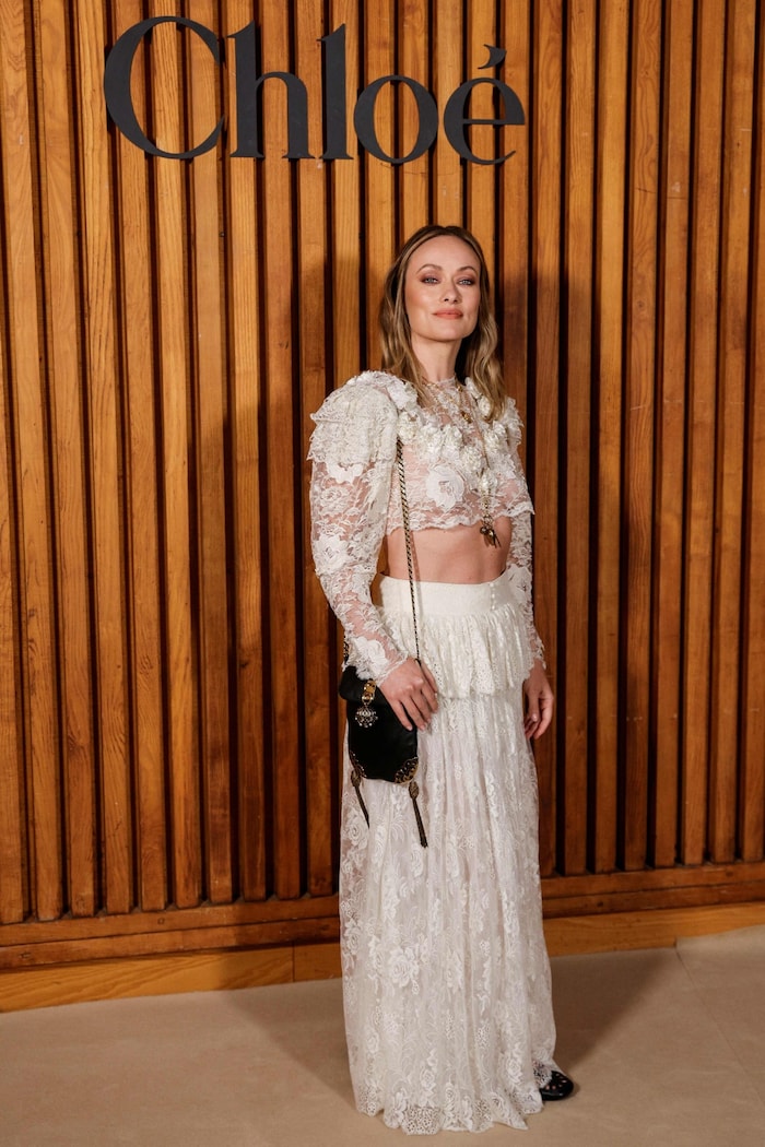 Olivia Wilde im offenherzigen Boho-Look bei der Schau von Chloé in Paris