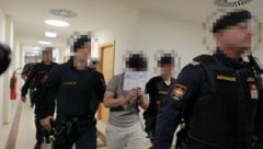 Dem Erstangeklagten drohen siebeneinhalb Jahre Gefängnis.