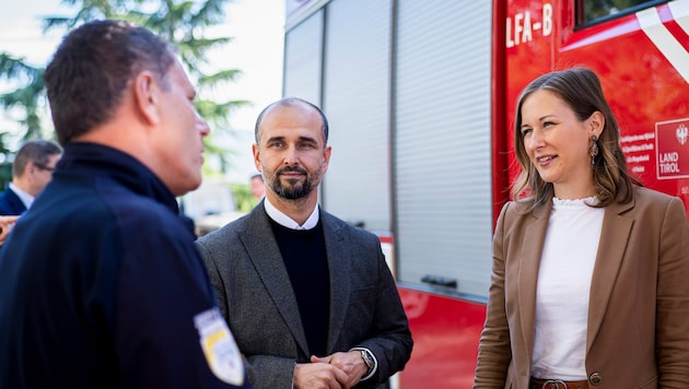 Europaministerin Claudia Plakolm hat ein Tiroler Feuerwehrprojekt in Nordmazedonien besucht.