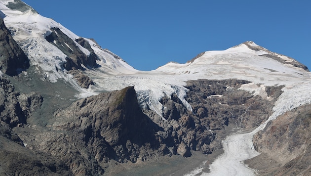 Auf Österreichs Gletschern, etwa am Großglockner (siehe Bild oben), ist der Klimawandel bereits ...