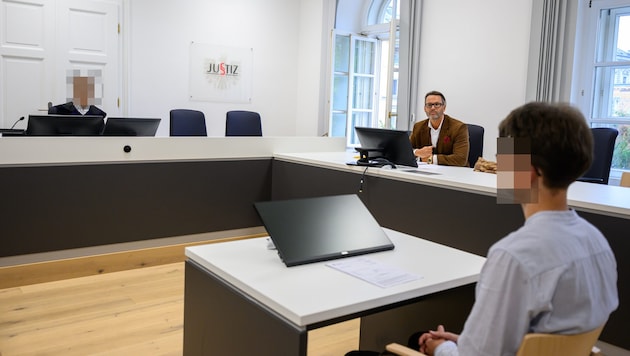 Der angeklagte Ex-Zivi mit Anwalt Andreas Mauhart vor der Richterin