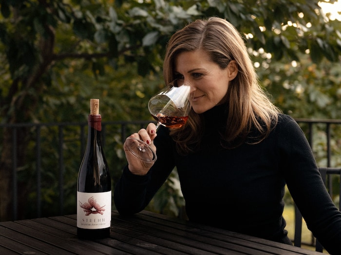 Seit zwei Jahren hat Pia Strehn am Weingut das Zepter in der Hand. Ihr Ziel: Als Rosé-Winzerin ...