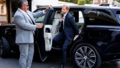 Schock-Moment für Harry! Beim England-Besuch zeigt er sich entspannt – da ahnt er nicht, dass ...