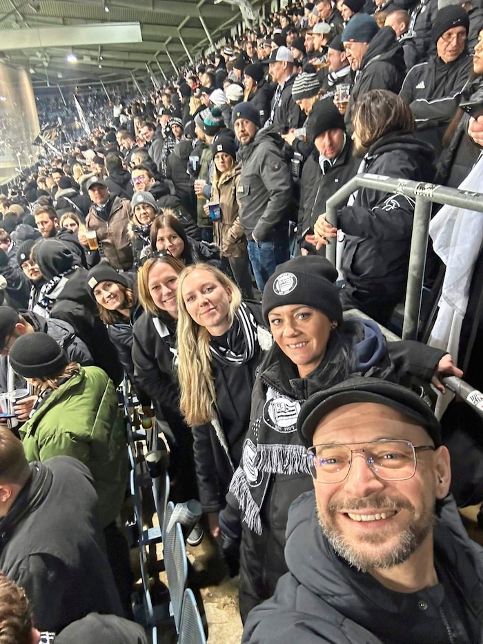 Sturm -Fan Lisa (Mi.) glaubt, dass es für Österreich noch eng werden könnte.