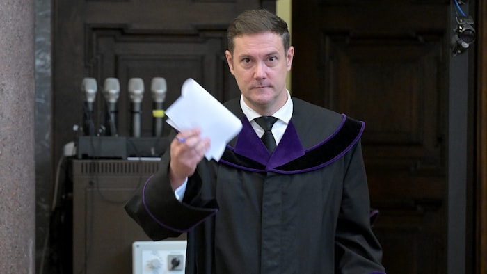 Richter Stefan Apostol, hier im Prozess im September 2023, ist für Florian Teichtmeister ...