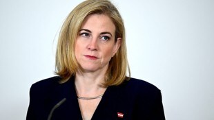 Österreichs Außenministerin Beate Meinl-Reisinger (NEOS) reist in die Golfregion.