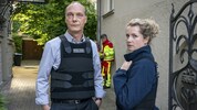 Schnabel und Winkler (v.l.) müssen das erste Mal als Duo einen Fall lösen – keine leichte ...