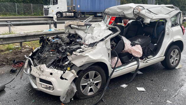 Am Unfallauto entstand Totalschaden.