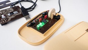 Bei dieser Computermaus besteht nicht nur das Gehäuse aus bioabbaubarem Material, sondern auch ...