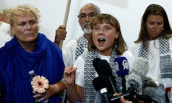 Auch bei ihrer Pressekonferenz nach der Landung in Athen war Greta Thunberg sehr emotional.