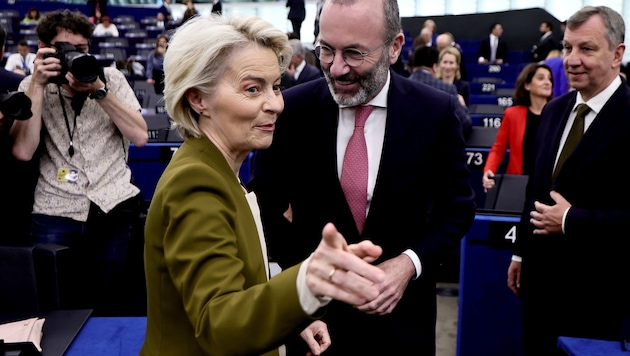 Kommissionschefin Ursula von der Leyen und Manfred Weber (beide EVP): Die Stimmung war schon mal ...