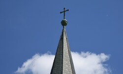 In Kirchen soll der Verdächtige Opferstöcke leergeräumt haben (Symbolbild).