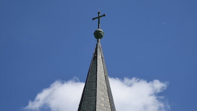 In Kirchen soll der Verdächtige Opferstöcke leergeräumt haben (Symbolbild).