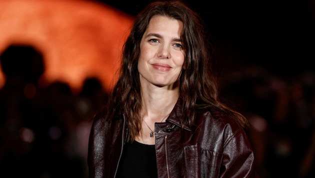 Charlotte Casiraghi besuchte die Fashion Show von Chanel in Paris – und zeigte sich dort ganz ...