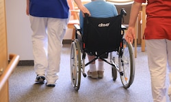 Nur der Leidenschaft am Beruf verdankt es die Regierung, dass die Pfleger noch nicht im ...