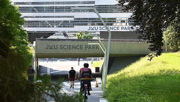 An der JKU Linz sollen künftig mehr Professorinnen lehren.