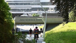 An der JKU Linz sollen künftig mehr Professorinnen lehren.