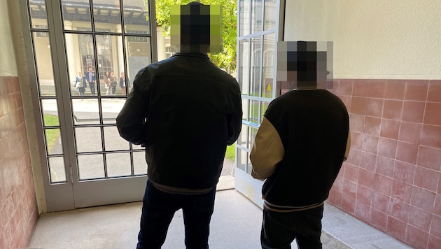Zwei wie Pech und Schwefel: Der Ältere muss ins Gefängnis, der Jüngere kam mit einer ...
