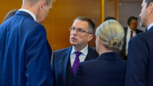 Der Prozess gegen ÖVP-Klubobmann August Wöginger wegen Missbrauchs der Amtsgewalt im ...