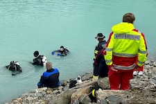 Taucher suchten den See nach dem Auto ab. 