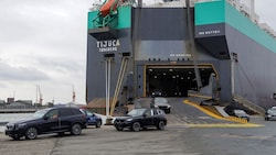 Die deutsche Autoindustrie (im Bild Autos vom BMW) kommt nicht aus der Krise.