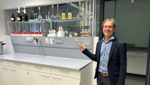 Seit vier Jahren leitet Christoph Scheffknecht (links) das Vorarlberger Umweltinstitut.