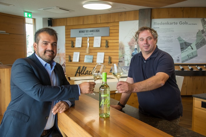 Junger Wein, gutes Essen und schöne Aussicht wird es bei den Allachers am 17. Oktober geben.