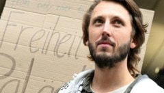 Julian Schütter wurde am Dienstag mit zwei weiteren Aktivisten am Bahnhof Meidling von ...