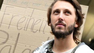 Julian Schütter wurde am Dienstag mit zwei weiteren Aktivisten am Bahnhof Meidling von ...